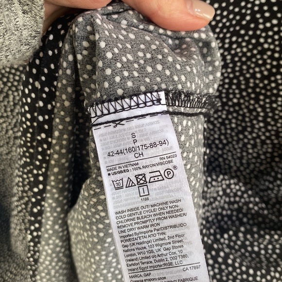 Gap Relaxed Fit Dress - Picture 5 of 8